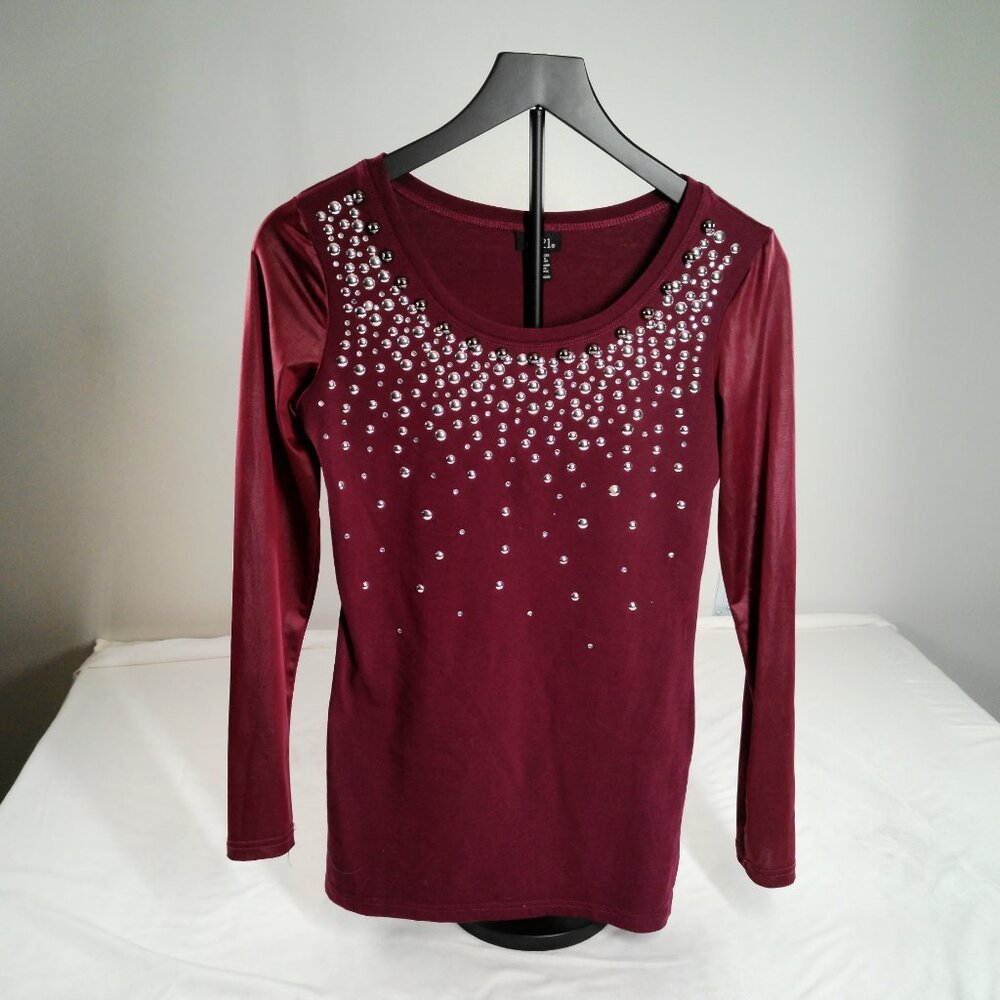 Women’s rue21 Burgundy Rhinestone Studded Long Sleeve Blouse Medium